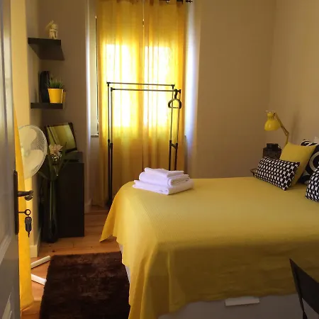 Casa Das Cores Benfica B&B *
